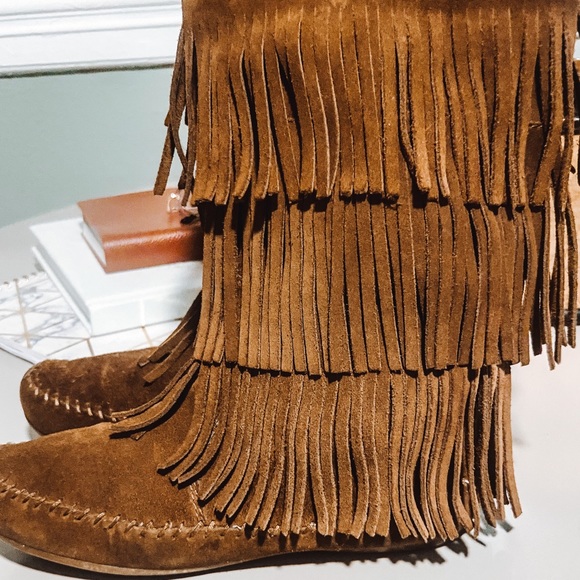 Boho Hippie Fringed 3-Tier Minnetonka Suede Boots - Picture 9 of 10